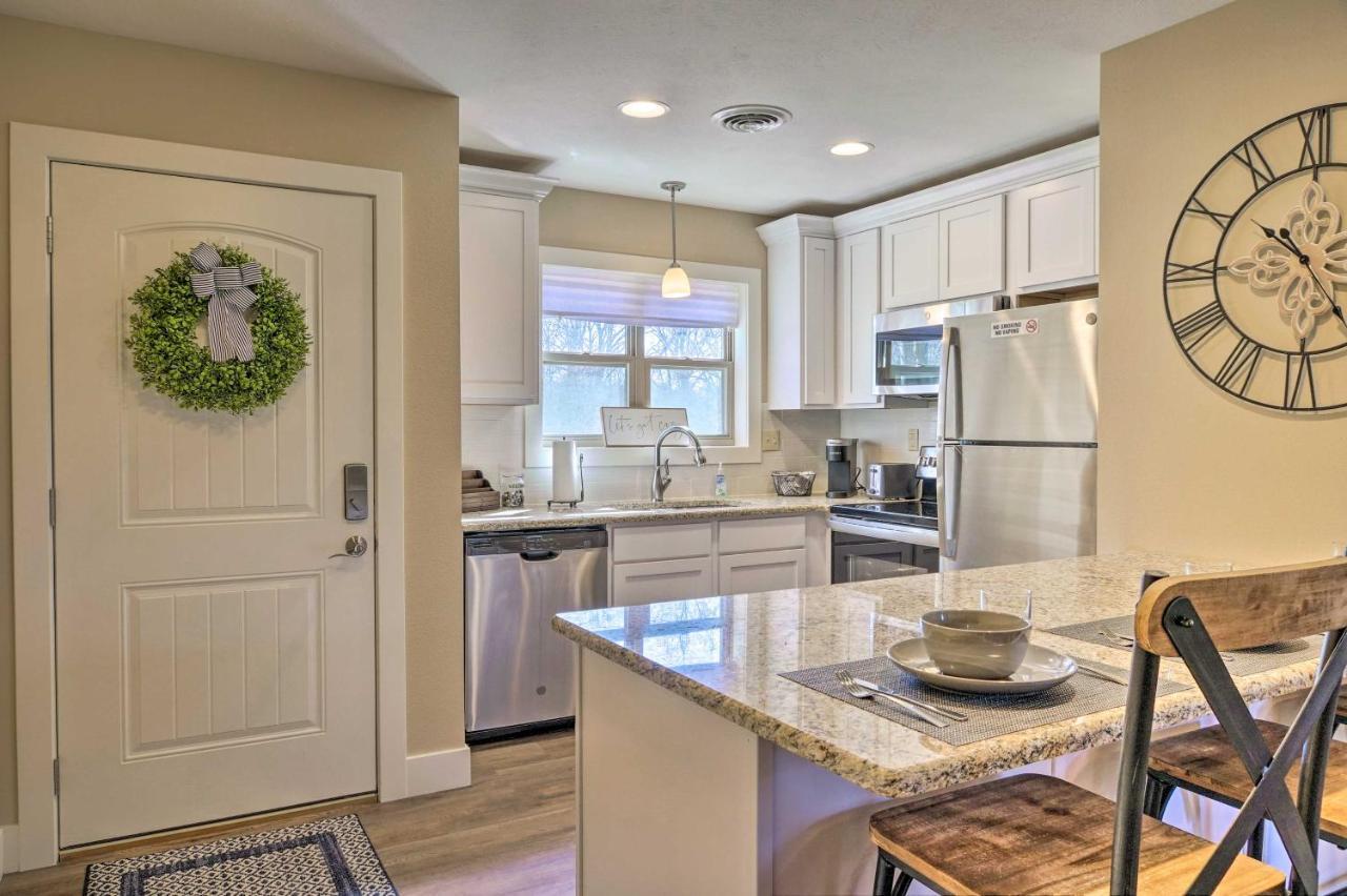 The Cozy Cottage With Lake Taneycomo Access! 布蘭森 外观 照片