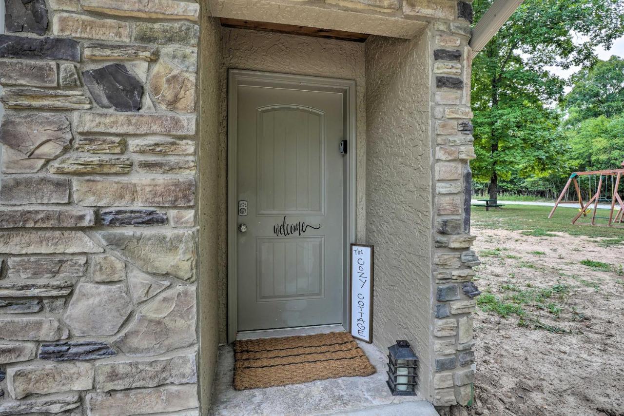 The Cozy Cottage With Lake Taneycomo Access! 布蘭森 外观 照片